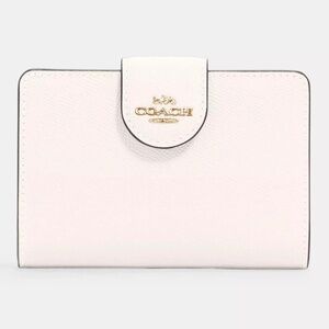 COACH Wallet Medium Corner Zip in WHITE (NEW) $198 MSRP